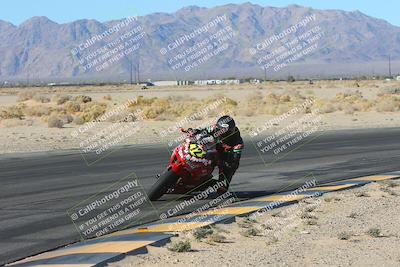 media/Jan-10-2025-CVMA Friday Practice (Fri) [[489e0da257]]/Group 4 and Trackday/Session 2 (Turn 4 Inside)/